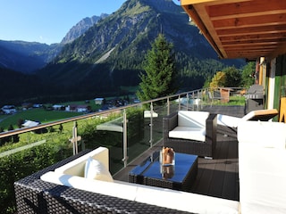 Aussicht von der Terrrasse, sowie Liegewiese