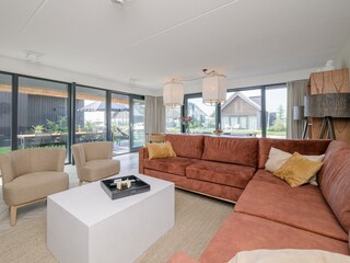 Villa Heeg Features 10