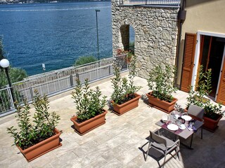 Sehr geräumige Terrasse mit Platz zum Grillen