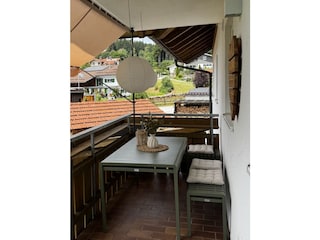 Balkon mit Sitzgruppe