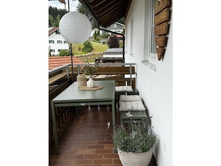 Balkon mit Sitzgruppe