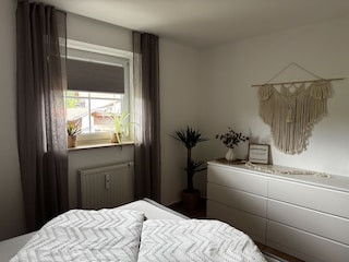 Schlafzimmer 1