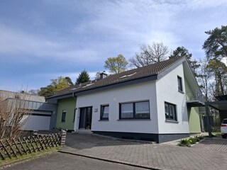 Hausfront Ferienwohnung Charbi