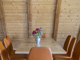 Sitzecke für bis zu 8 Personen