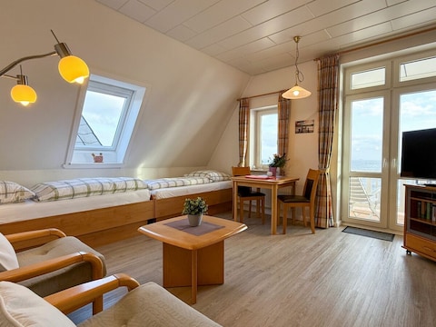 Ferienhaus Gästehaus "Gorch Fock" Wohnung 5 mit direktem Meerblick!