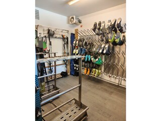 Schistall mit Schuhtrockner