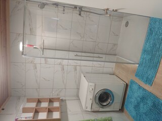Badezimmer inkl. Waschmaschine