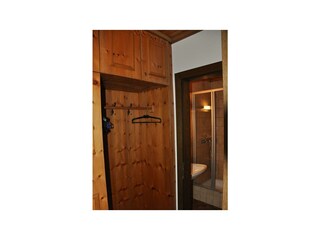 Vorzimmer und Badezimmer im Familienzimmer