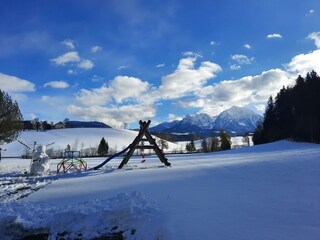 Spielplatz im Winter