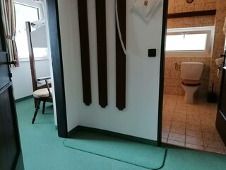 Vom Vorraum ein Einblick ins Kinderzimmer