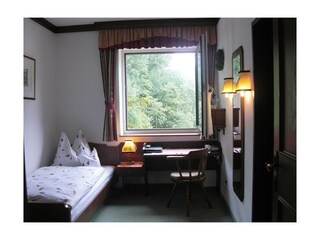 Einbettzimmer im Landhaus Bürtlmair