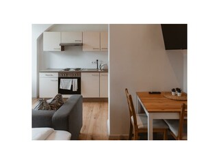 Wohnzimmer mit Küche