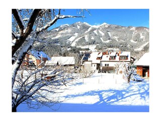 Blick von der Talstation Gondelbahn zum Haus Grete