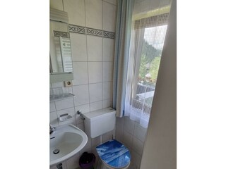 2. Badezimmer 1