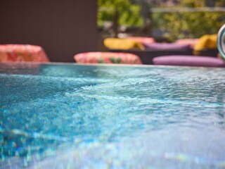 hotel-noa-schladming-rooftop-pool-15