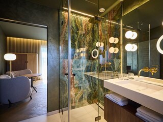 hotel-noa-schladming-zimmer-bad
