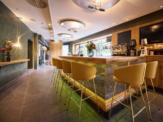 hotel-noa-schladming-bar-2