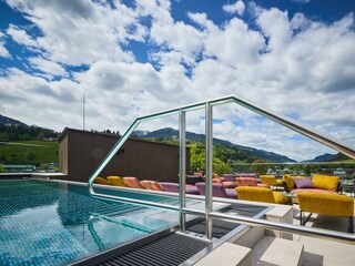 hotel-noa-schladming-rooftop-pool-9