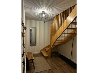 Diele mit Treppe im Privatbereich