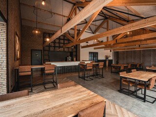 Spacious group hall De Stal
