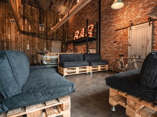 Lounge corner with pallet sofas