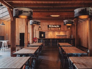 Cosy group room with bar