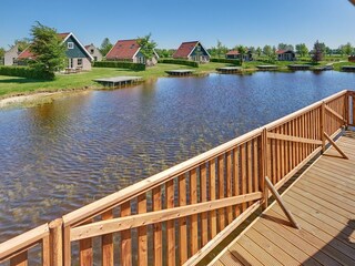 Blick übers Wasser vom Deck