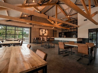 Spacious group hall De Stal