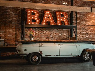 BAR sign in De Huiskamer