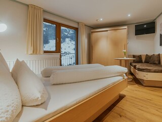 Schlafzimmer 1