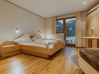 Schlafzimmer 1