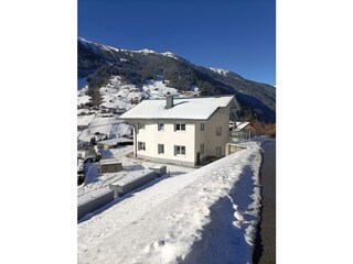 Hausansicht Winter