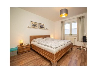 Schlafzimmer mit Doppelbett