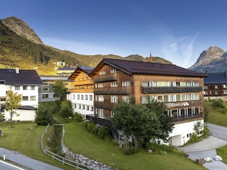 Hotel Walserberg Außenansicht