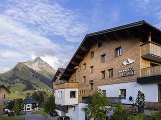 Hotel Walserberg Außenansicht