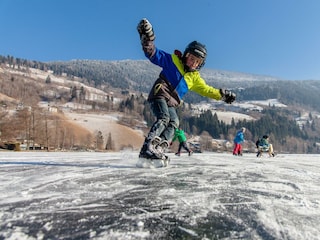 Abseits der Piste_Eislaufen_Brennsee_Bad Kleinkirc