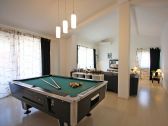 Pool table