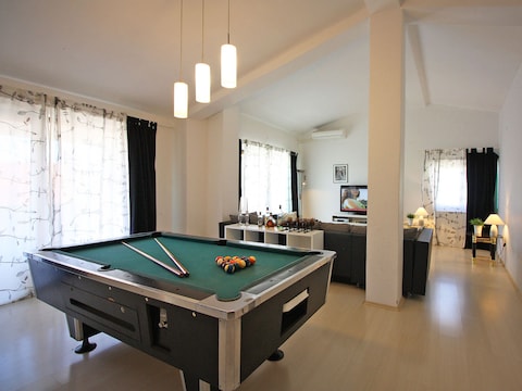 Holiday apartment No.8 (4+2) 60 m from the pebble beach