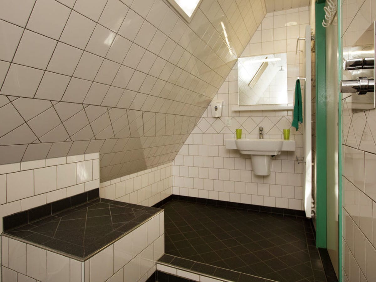 Großes Badezimmer