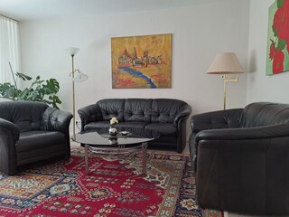 Wohnzimmer der Fewo mit Sitzgarnitur