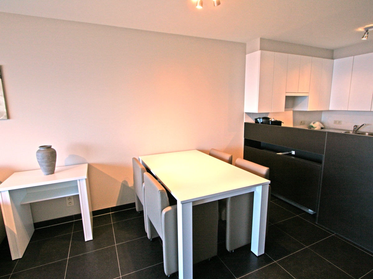Moderne wohnzimmer mit offener küche – dumss.com