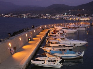 Hersonissos Hafen bei Nacht