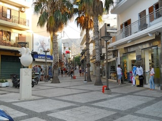 Zum Einkaufen in Hersonissos (Hafen)