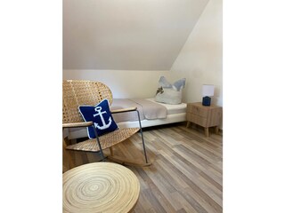 Schlafzimmer mit Einzelbett (90x200)