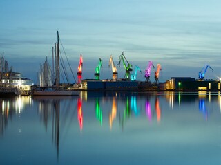 Lighting Giants, designers instalation in the City