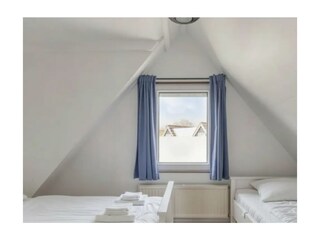 Bedroom  2 with 2x1 bed