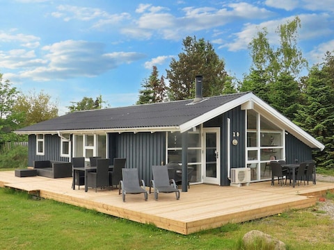 Vakantiehuis 8 persoons vakantie huis in Væggerløse