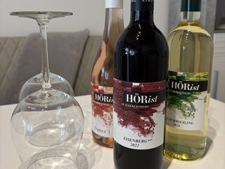 Dost local wine selection Langerhof Hannersdorf