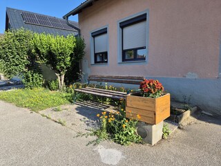 Vorgarten Bank Einfahrt Langerhof Hannersdorf