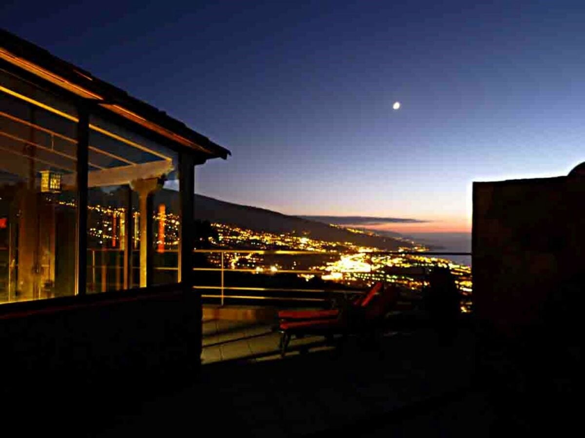 Moonlight idyll on the finca